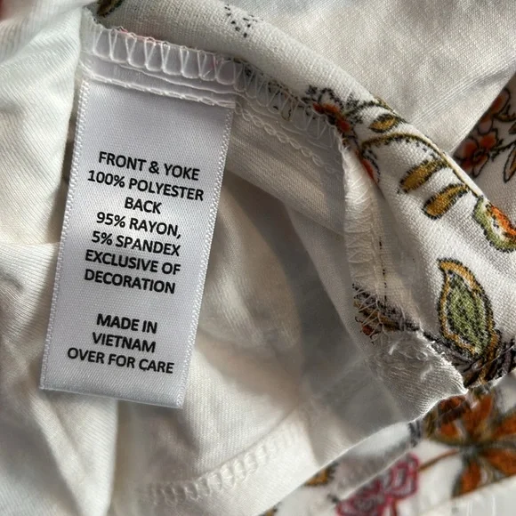 Fortune + Ivy Floral Tank with Buttons on Back - Picture 5 of 5